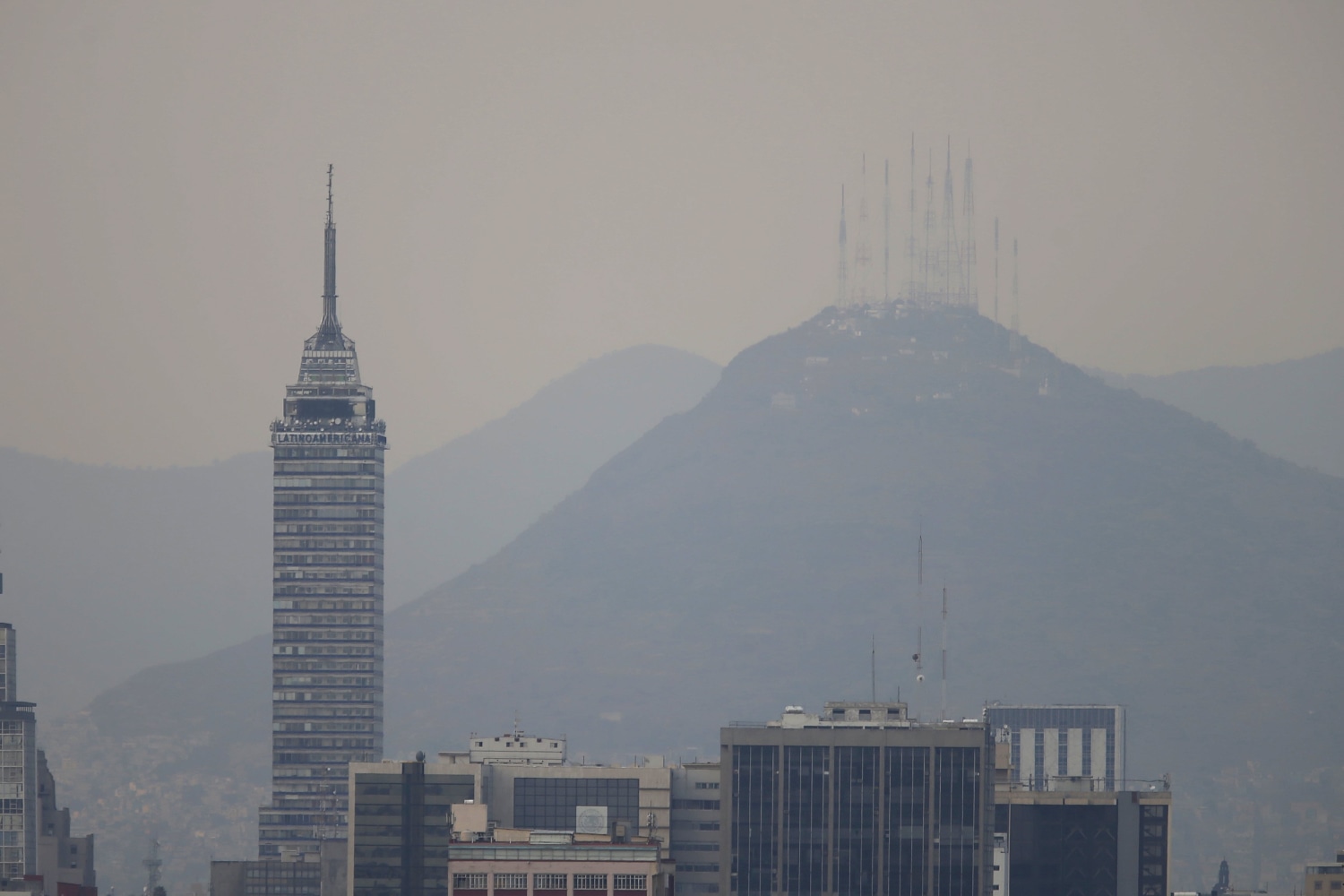 city/destination
Ciudad de México. Vista del horizonte urbano con la Torre Latinoamericana. Inmobiliare Summits explora el sector de real estate en LATAM.