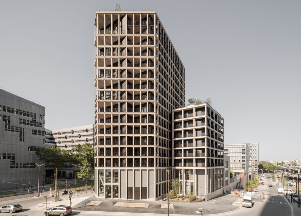 venue/architecture

Le Berlier, edificio de madera de Moreau Kusunoki en Francia. Arquitectura moderna para Inmobiliare Summits, real estate en LATAM.