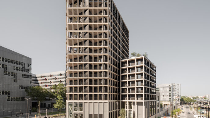 venue/architecture

Le Berlier, edificio de madera de Moreau Kusunoki en Francia. Arquitectura moderna para Inmobiliare Summits, real estate en LATAM.