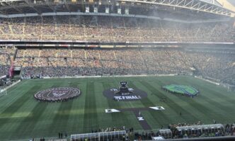 venue/architecture
Vista general del estadio Lumen Field lleno de aficionados. Fútbol en Seattle.