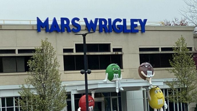 Venue/architecture.

Fachada de Mars Wrigley, patrocinador de Inmobiliare Summits, en Querétaro. Expansión corporativa impulsa el sector real estate en México.