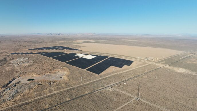 Venue/architecture.
Vista aérea de parque industrial en el norte de México. Inversión en real estate impulsa el desarrollo económico. #InmobiliareSummits #México