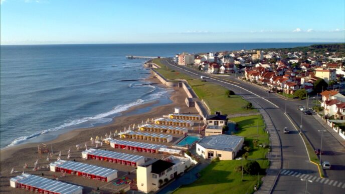 Venue/architecture

Vista aérea de Andares Miramar, Ciudad Madero. Zona residencial costera en México. Inmobiliare Summits destaca el desarrollo inmobiliario de la ciudad.