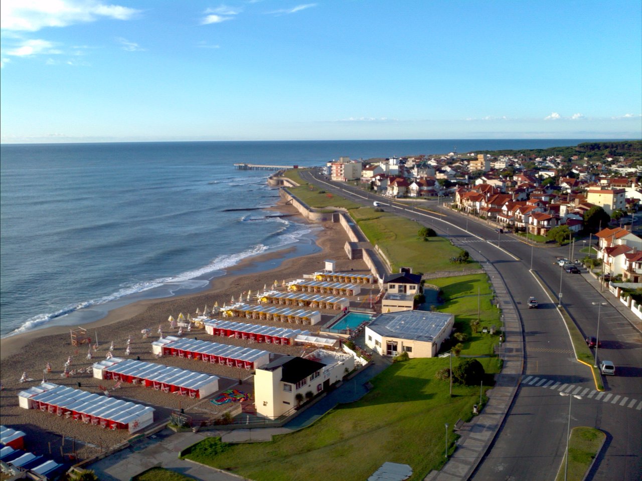 Venue/architecture

Vista aérea de Andares Miramar, Ciudad Madero. Zona residencial costera en México. Inmobiliare Summits destaca el desarrollo inmobiliario de la ciudad.