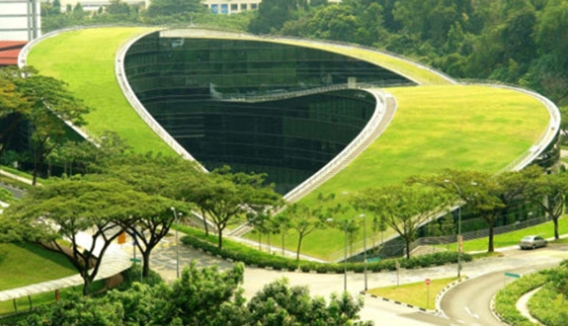 Venue/architecture.

Edificio con techo verde en ciudad turística. Infraestructura sostenible para Inmobiliare Summits, real estate en LATAM.