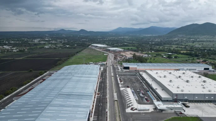 venue/architecture
Vista aérea de parques industriales en México. Inmobiliare Summits destaca el auge del nearshoring en el sector de real estate.