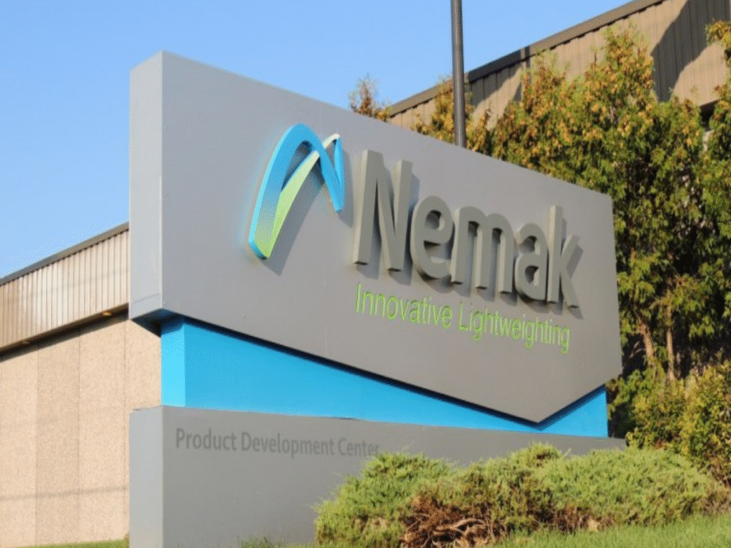 sponsors/branding

Let's analyze the image. It showcases the Nemak logo and branding.

Logo de Nemak, patrocinador clave en Inmobiliare Summits. Innovación en materiales para el sector inmobiliario en México y LATAM.