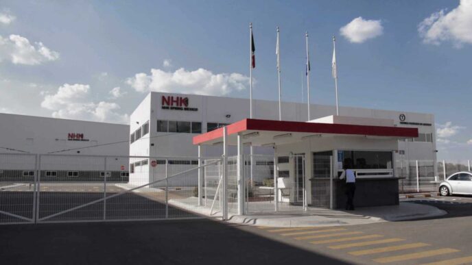 Venue/architecture.

Exterior de la nave industrial de NHK Spring en Irapuato, México. Inversión en real estate para expansión. #InmobiliareSummits #LATAM
