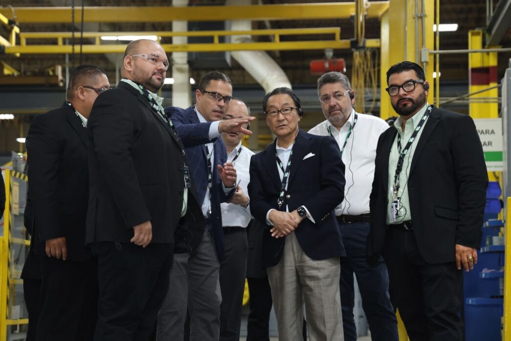 Venue/Architecture
Grupo de personas visitando una fábrica en México. Inmobiliare Summits organiza conferencias de real estate en LATAM.