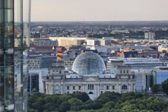 Venue/Architecture

Vista aérea del Reichstag en Berlín. Arquitectura y diseño urbano en la ciudad. Inmobiliare Summits analiza el real estate en LATAM.