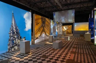 Venue/architecture.

Espacio inmersivo de la exposición aumentada de Notre Dame en Inmobiliare Summits, México. Muestra la arquitectura y el arte de la ciudad.