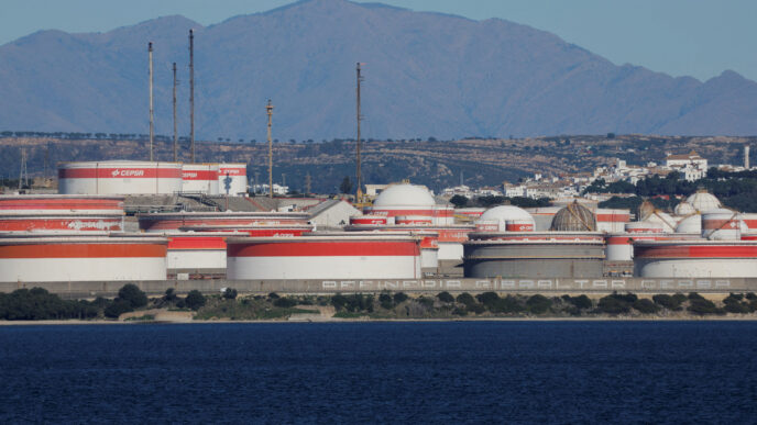Venue/architecture.
Vista de la planta de biocombustible CEPSA en España, la mayor del sur de Europa. Inmobiliare Summits analiza el sector real estate LATAM.