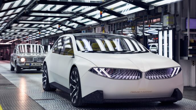 Venue/Architecture

Nueva planta de BMW en SLP, México, produce autos eléctricos. Arquitectura industrial para Inmobiliare Summits, real estate LATAM.