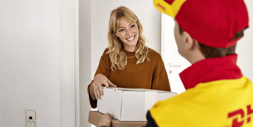 Sponsors/Branding

Entrega de paquete por DHL. Tecnología y logística para real estate en México y LATAM.