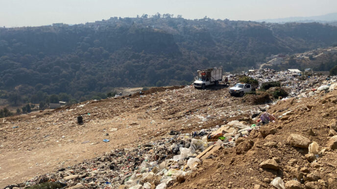 city/destination
Vertedero de Ciudad Juárez, México. Impacto ambiental en el sector inmobiliario. Panorama de la ciudad afectada por la acumulación de residuos.
