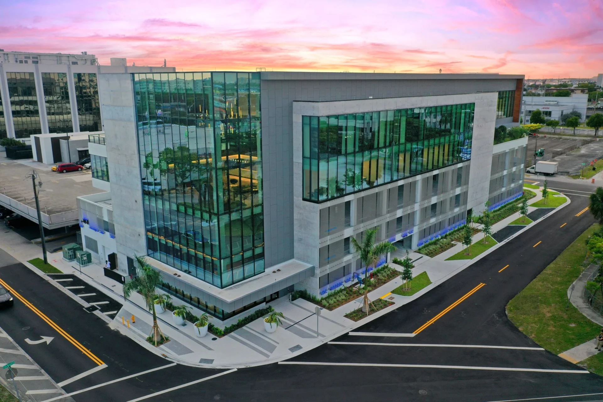 venue/architecture
Edificio moderno para Inmobiliare Summits, conferencia de real estate en LATAM. Arquitectura vanguardista en ciudad de México.