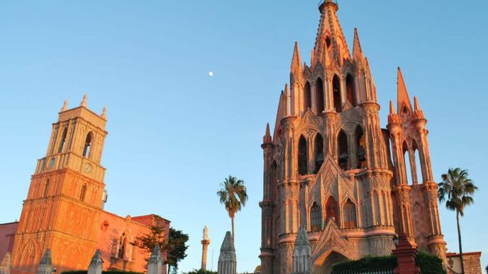 venue/architecture

Arquitectura histórica en México. Fachada de iglesia en San Miguel de Allende, Guanajuato. Destino turístico para Inmobiliare Summits LATAM.