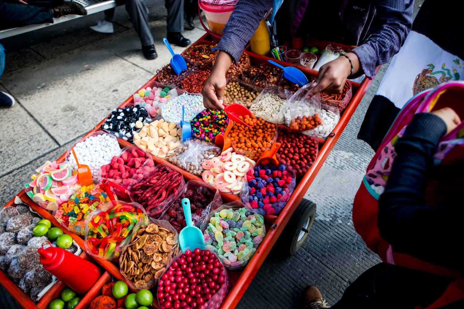 City/Destination.

Carro de dulces en México, variedad de golosinas en venta. Escena cultural de la ciudad. #InmobiliareSummits #Mexico #RealEstate