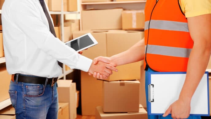 networking/expo
Apretón de manos sellando un acuerdo en Inmobiliare Summits. Colaboración en bienes raíces y parques industriales en México.