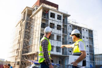 Venue/architecture.

Supervisores inspeccionan obra de rascacielos en Acapulco, México. El proyecto inmobiliario destaca en Inmobiliare Summits LATAM.