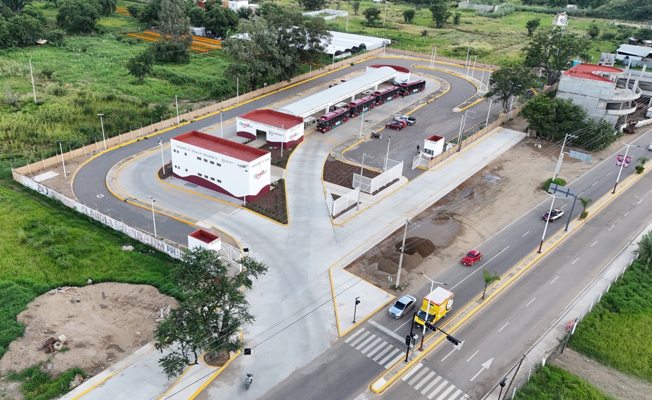 venue/architecture

Vista aérea de estación del Tren Maya en México. Proyecto de infraestructura clave para el sector real estate y desarrollo urbano. Inmobiliare Summits.