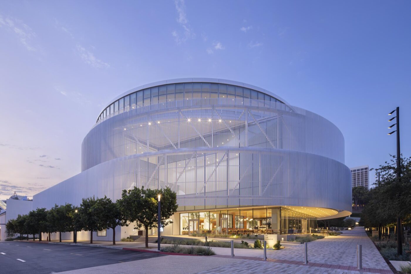 Venue/architecture
Fachada del recinto sede del Inmobiliare Summit LATAM. Diseño arquitectónico moderno para conferencias de real estate en México.