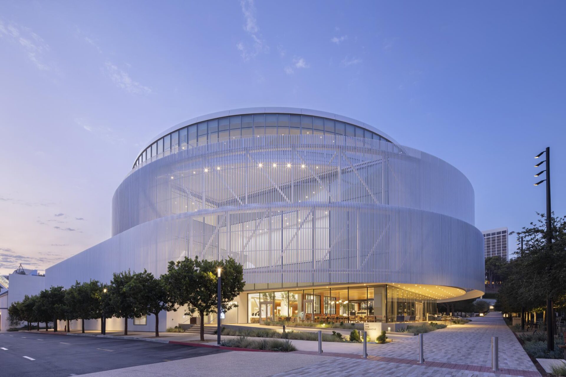 Venue/architecture
Fachada del recinto sede del Inmobiliare Summit LATAM. Diseño arquitectónico moderno para conferencias de real estate en México.