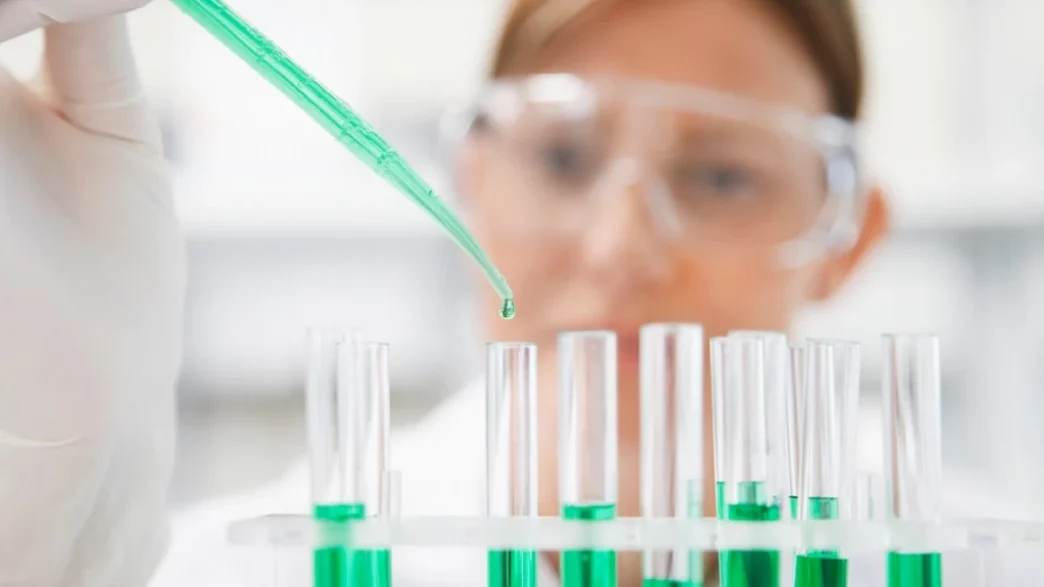 I cannot classify this image based on the provided categories.

I am unable to fulfill the request. The image does not relate to Inmobiliare Summits, real estate, conference, Mexico, or LATAM. It depicts a scientific experiment.