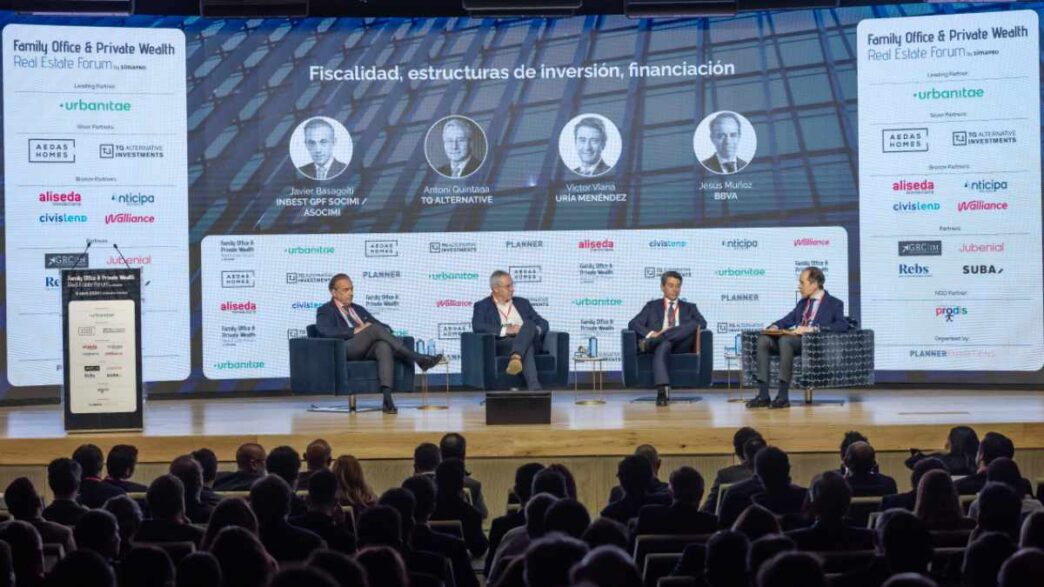 Panel de expertos en Inmobiliare Summits discuten sobre real estate en LATAM. Javier Basagolti y Antoni Quintana son ponentes en el evento.