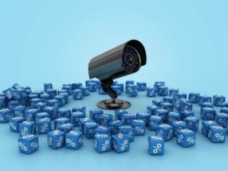 Sponsors/Branding.

Cámara de seguridad y dados con porcentajes. Imagen conceptual para Inmobiliare Summits, evento de real estate en México y LATAM.