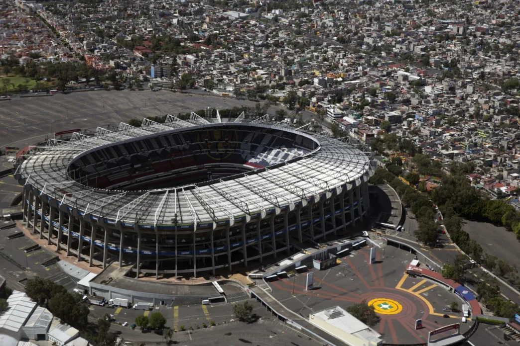 Venue/architecture.

Vista aérea del Estadio Azteca en Ciudad de México, sede de Inmobiliare Summits. Arquitectura clave para el real estate en LATAM.