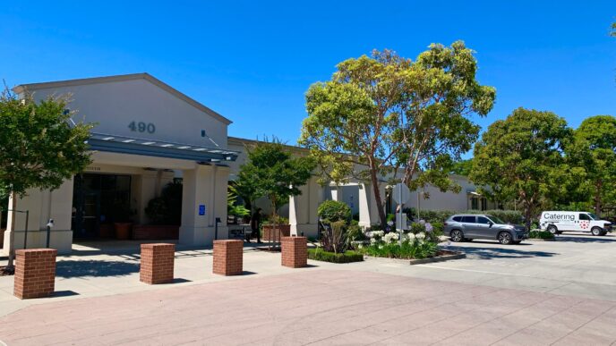 venue/architecture
Fachada del lugar del Inmobiliare Summits, una conferencia de bienes raíces en LATAM. Arquitectura moderna y elegante.