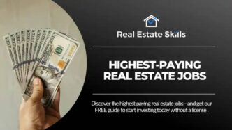 Mano sujetando billetes de $100, representando salarios CRE altos en el mercado inmobiliario. Empleo bien remunerado en bienes raíces comerciales.