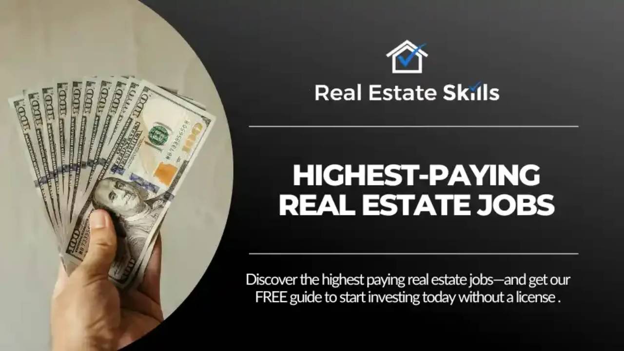 Mano sujetando billetes de $100, representando salarios CRE altos en el mercado inmobiliario. Empleo bien remunerado en bienes raíces comerciales.