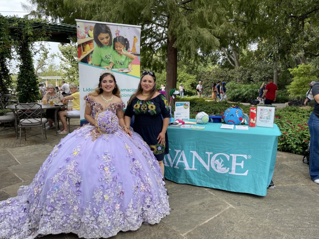 networking/expo

Quinceañera y promotora en evento de Mes del testamento en Coahuila. Programa impulsado en todo México. #InmobiliareSummits #realestate