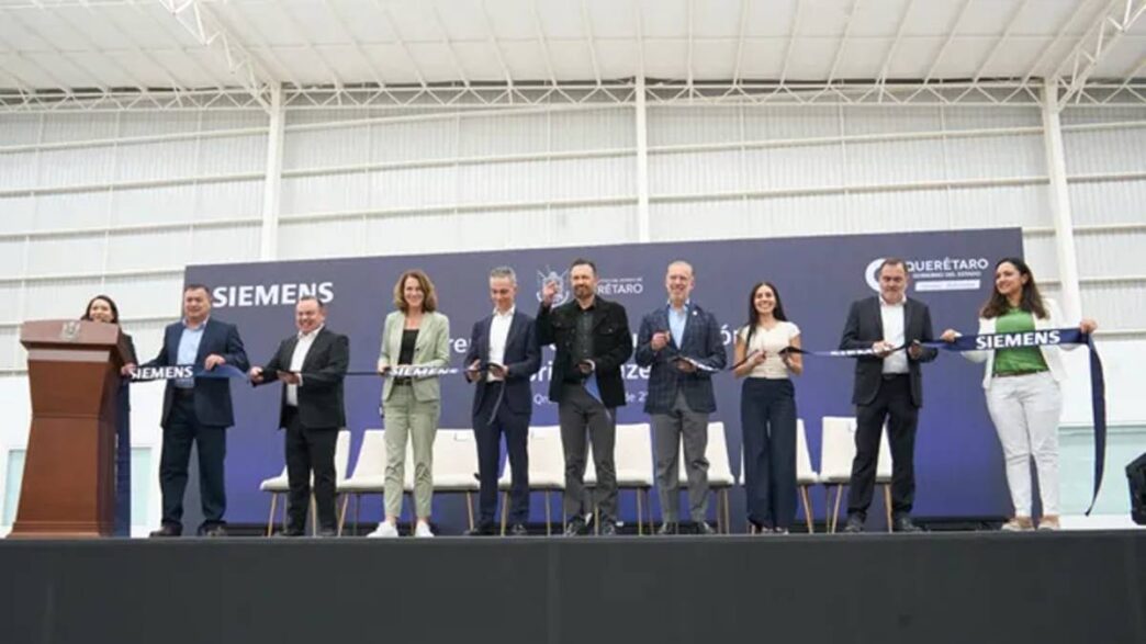 Venue/Architecture.

Inauguración de Siemens en Parque Industrial Kaizen, Querétaro. Directivos cortan listón en evento Inmobiliare Summits. Real estate en México.
