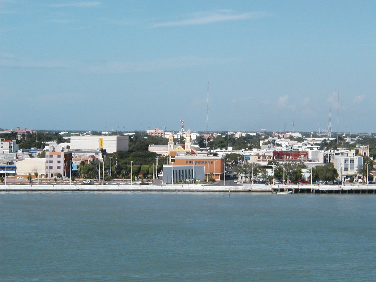 Ciudad de Campeche, México, sede de Inmobiliare Summits LATAM. Vista panorámica de la ciudad costera, mostrando su arquitectura y ubicación.