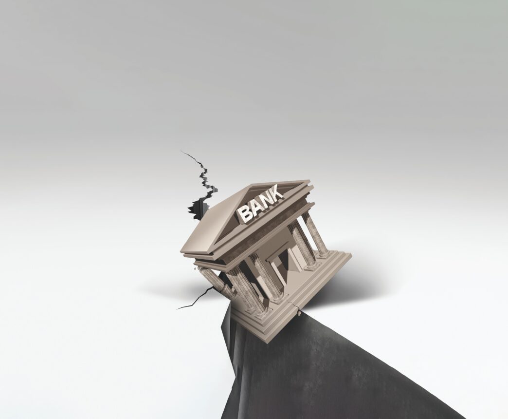 sponsors/branding

Ilustración de banco al borde del colapso. Refleja retos del sector *real estate* en *Mexico*. *Inmobiliare Summits* analiza el futuro.