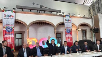 On-stage panel.

Panelistas anuncian inversión de Solarever en México durante Inmobiliare Summits. Conferencia de real estate en Durango, México.