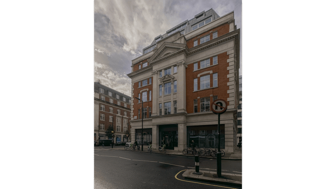 Edificio en Londres, nueva oficina de Sordo Madaleno Arquitectos. Arquitectura urbana en la ciudad, expansión internacional. Inmobiliare Summits.