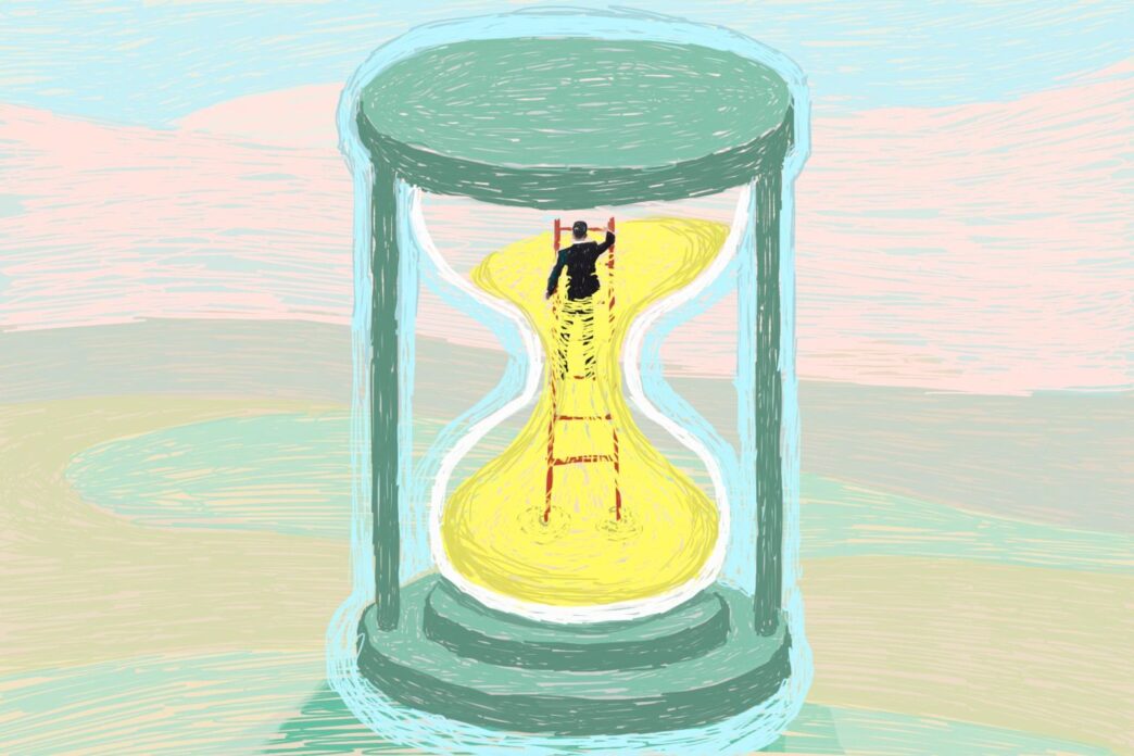 Abstracto: Hombre sube escalera en reloj de arena. Concepto de tiempo en Inmobiliare Summits, evento real estate en México.