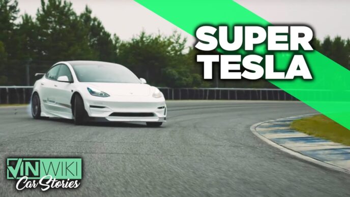 Tesla blanco modificado en pista, alianza Tesla y Hilton para cargadores eléctricos. Diseño deportivo, aerodinámico y potente. Cargadores en hoteles.