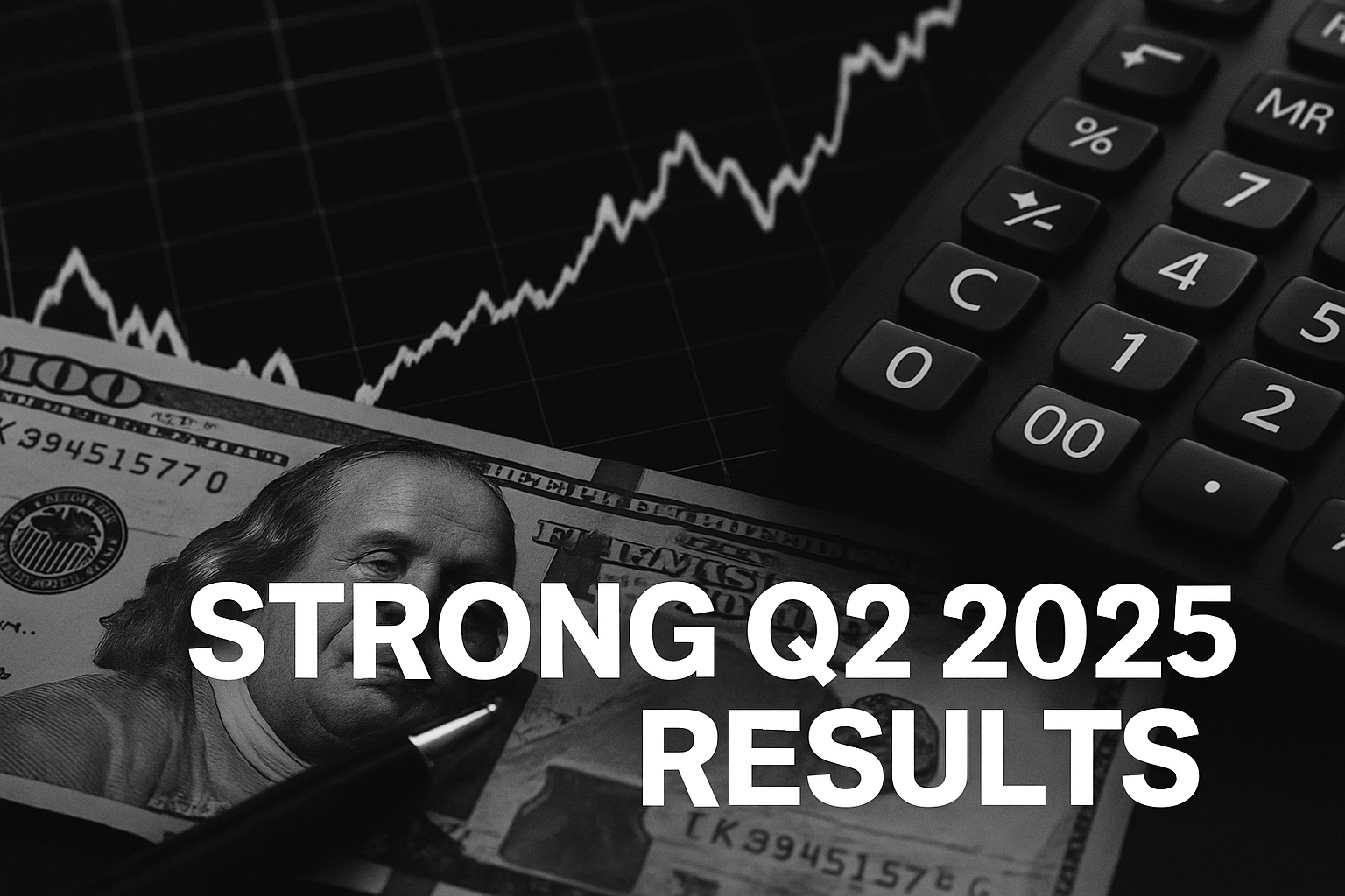 Gráfico bursátil, billete de dólar y calculadora simbolizan el impacto de TPG RE Finance Trust en el mercado de CLOs inmobiliarios. Resultados Q2 2025