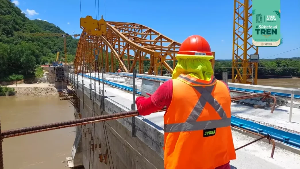 Venue/Architecture.

Avance del Tren Maya, proyecto de infraestructura en México. Trabajador en obra del Tramo 1. #TrenMaya #Infraestructura #México