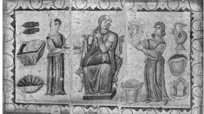 venue/architecture

Mosaico bizantino antiguo que representa escenas cotidianas. Arte histórico en blanco y negro. #arte #historia #mosaico