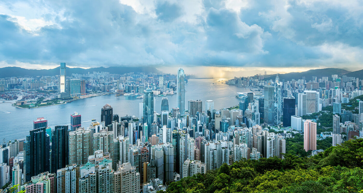 City/Destination
Hong Kong muestra su horizonte urbano. Inmobiliare Summits analiza el mercado real estate LATAM en conferencias y eventos.