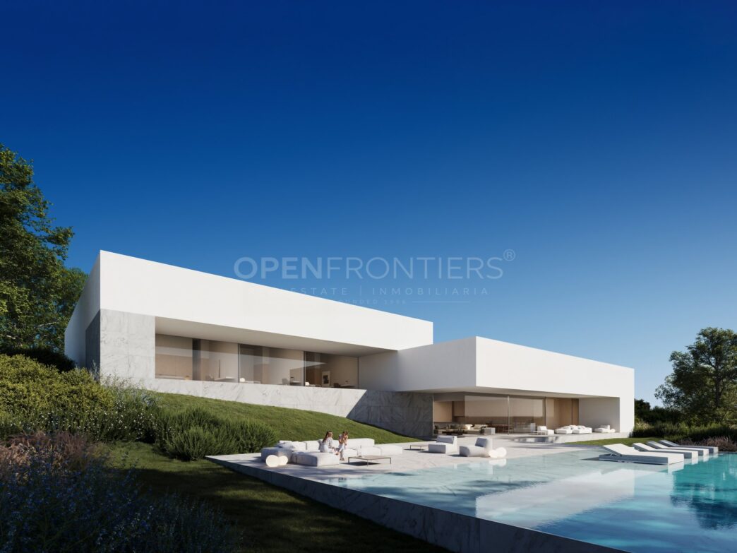 Arquitectura moderna de Villa Noon en Sotogrande, España. Diseño sostenible e innovador para el sector *real estate*.