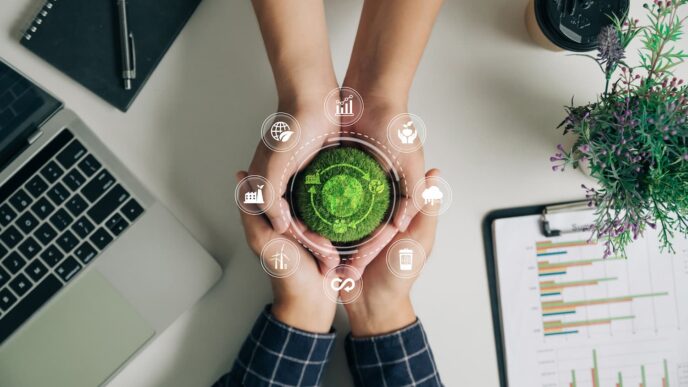 Conceptual.

Manos sostienen globo terráqueo con iconos de sostenibilidad. Sector hotelero y real estate apuestan por la sostenibilidad en LATAM.