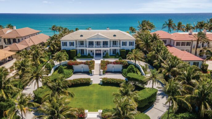 Venue/architecture.

Vista aérea de lujosa residencia frente al mar. Arquitectura de bienes raíces en [city]. Inmobiliare Summits presenta lo mejor del real estate en México.