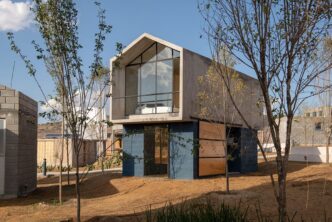 Arquitectura moderna en Inmobiliare Summits, México. Diseño innovador en el sector real estate. Espacios únicos para conferencias LATAM.